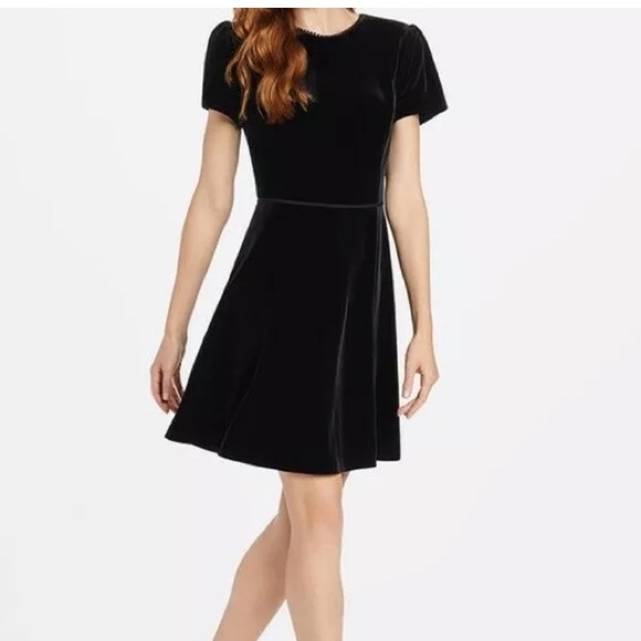 Draper James Dresses & Skirts - Draper James • Velvet V Back Dress